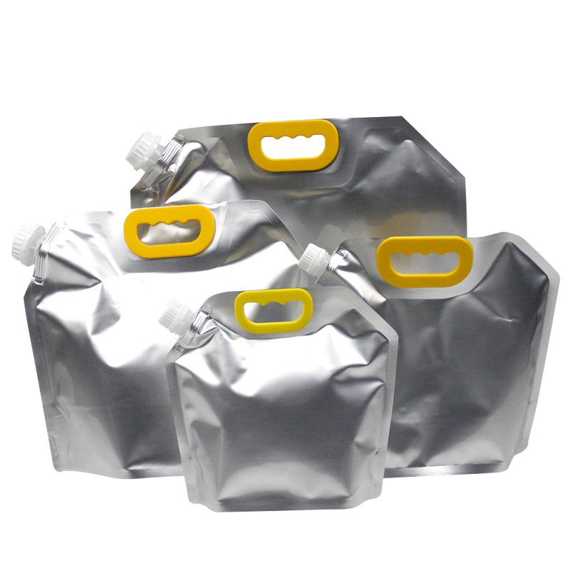 Quelles sont les caractéristiques du sachet bec verseur de détergent ?